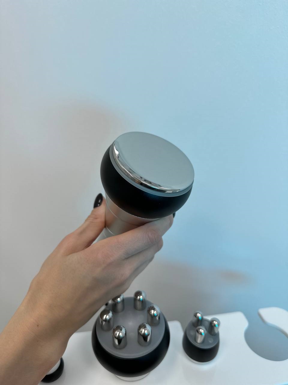 В Beauty ProFactory вы можете приобрести более 800 видов аппаратов и комплектующих для: 8