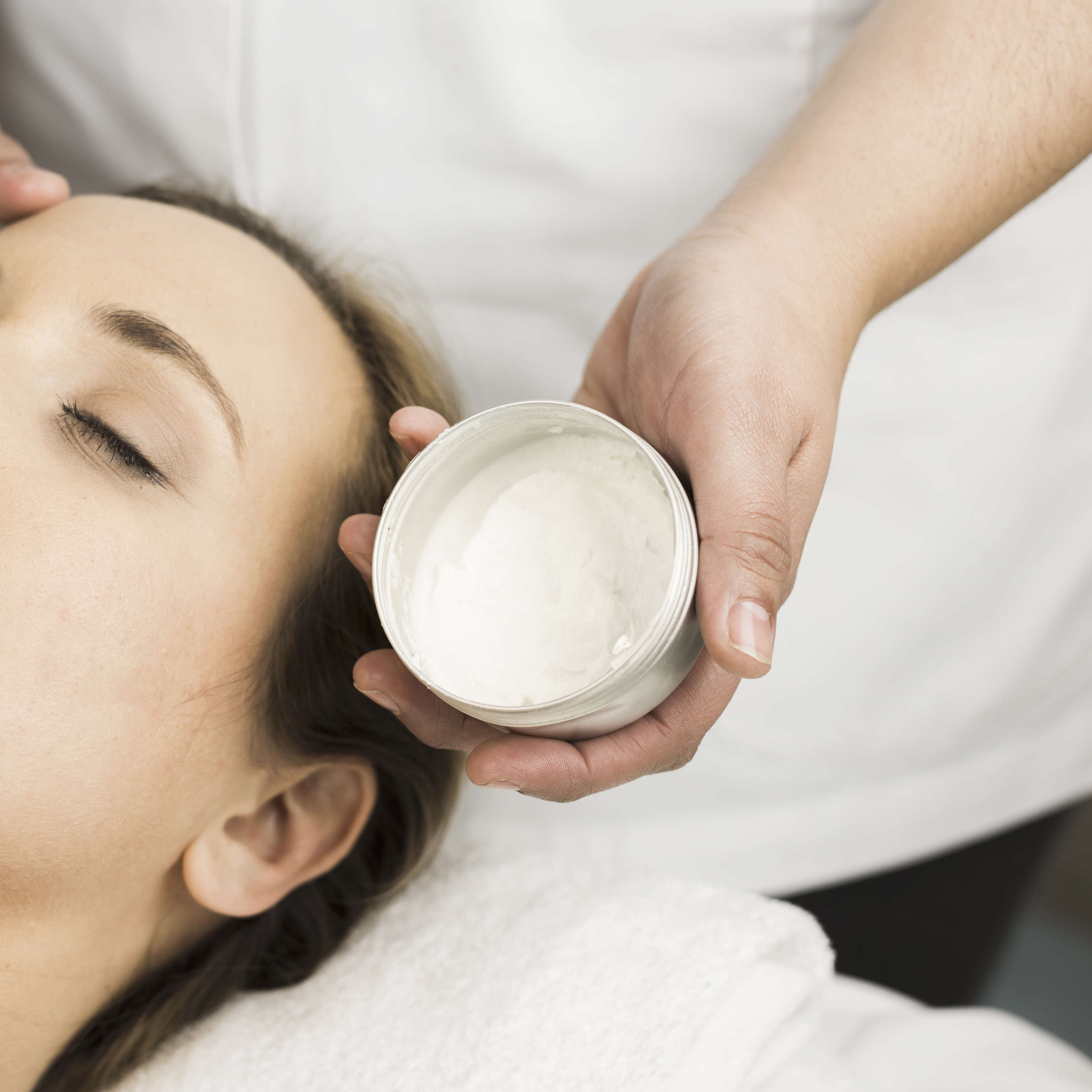 В Beauty ProFactory вы можете приобрести более 800 видов аппаратов и комплектующих для: 2