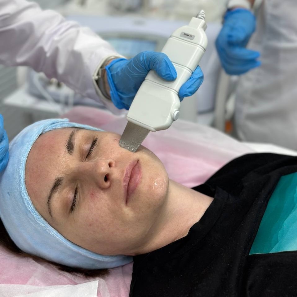 В Beauty ProFactory вы можете приобрести более 800 видов аппаратов и комплектующих для: 3