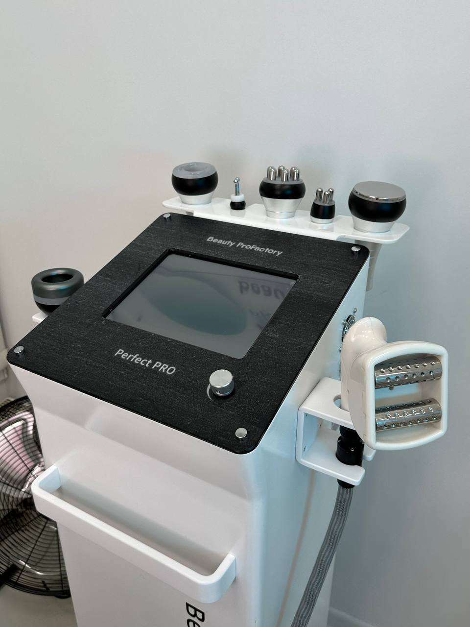 В Beauty ProFactory вы можете приобрести более 800 видов аппаратов и комплектующих для: 11