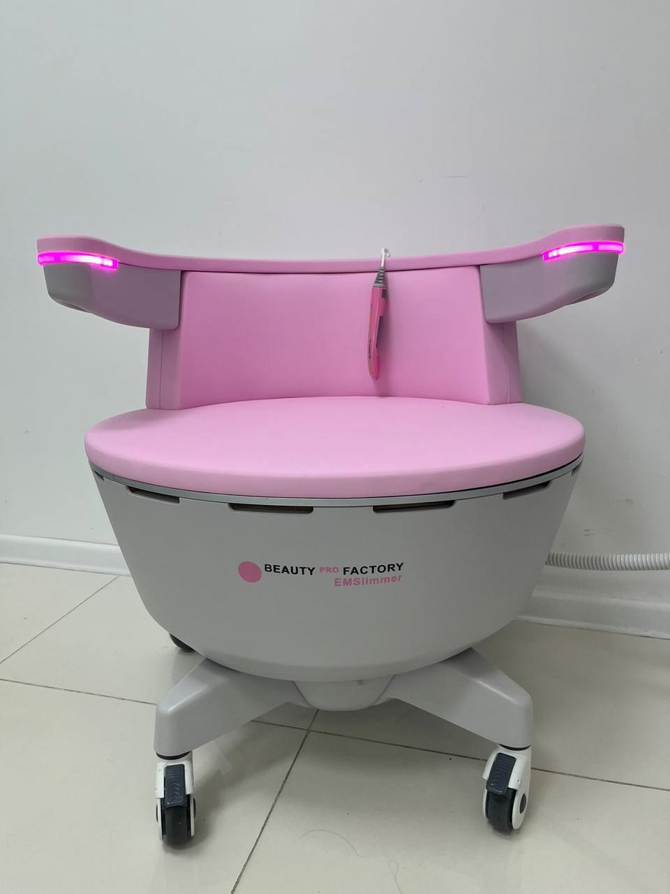 В Beauty ProFactory вы можете приобрести более 800 видов аппаратов и комплектующих для: 2