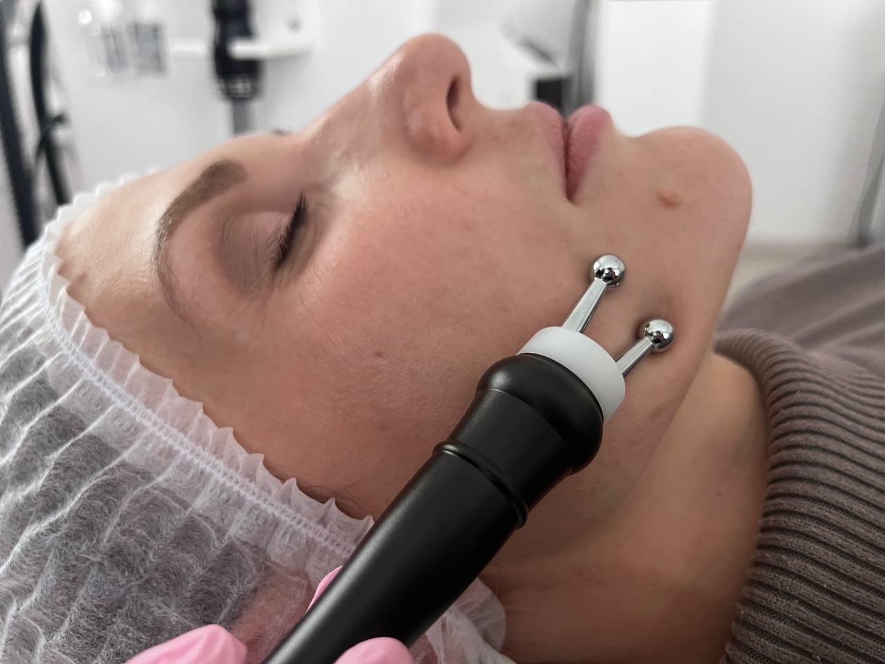 В Beauty ProFactory вы можете приобрести более 800 видов аппаратов и комплектующих для: 5