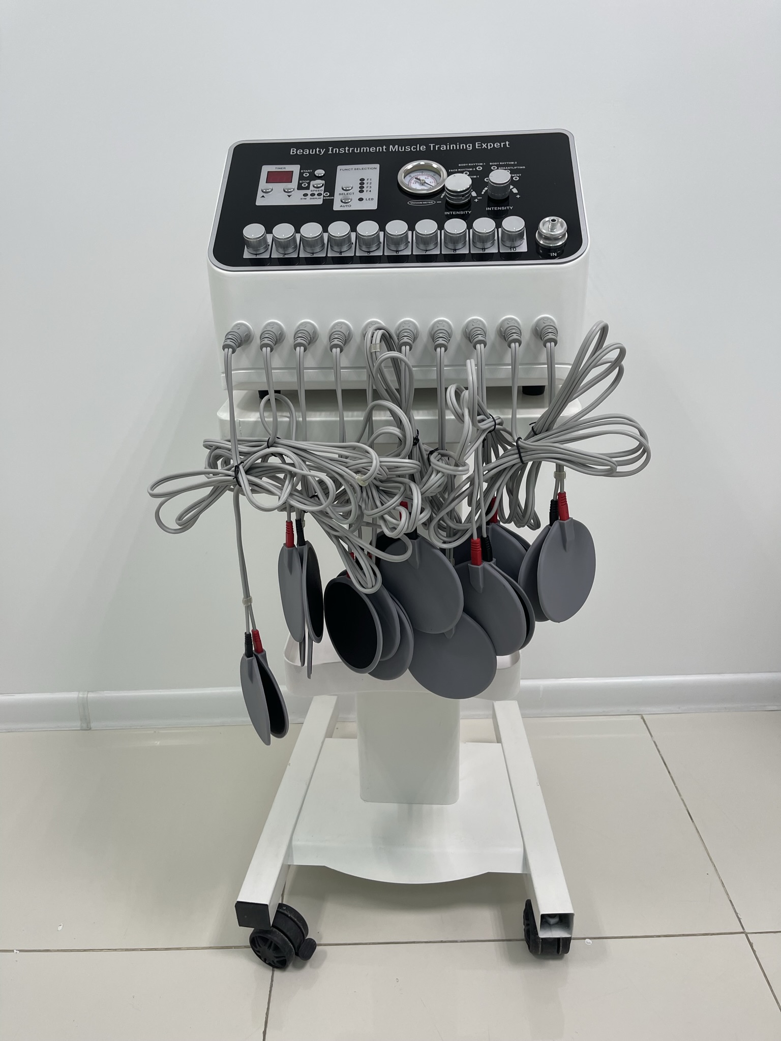 В Beauty ProFactory вы можете приобрести более 800 видов аппаратов и комплектующих для: 2